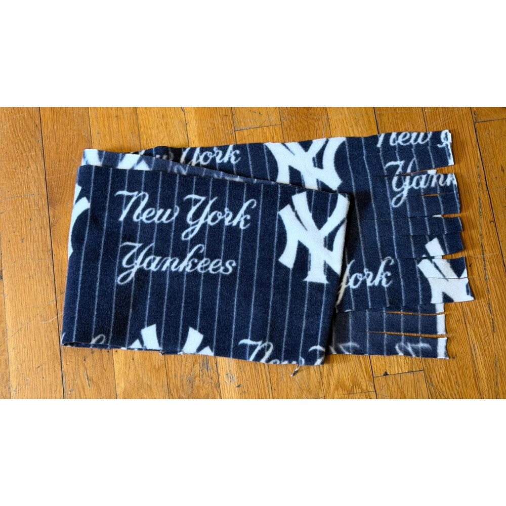 New York Yankees Fleece Scarf | MLB Team Winter Scarf | Navy Pinstripe Baseball